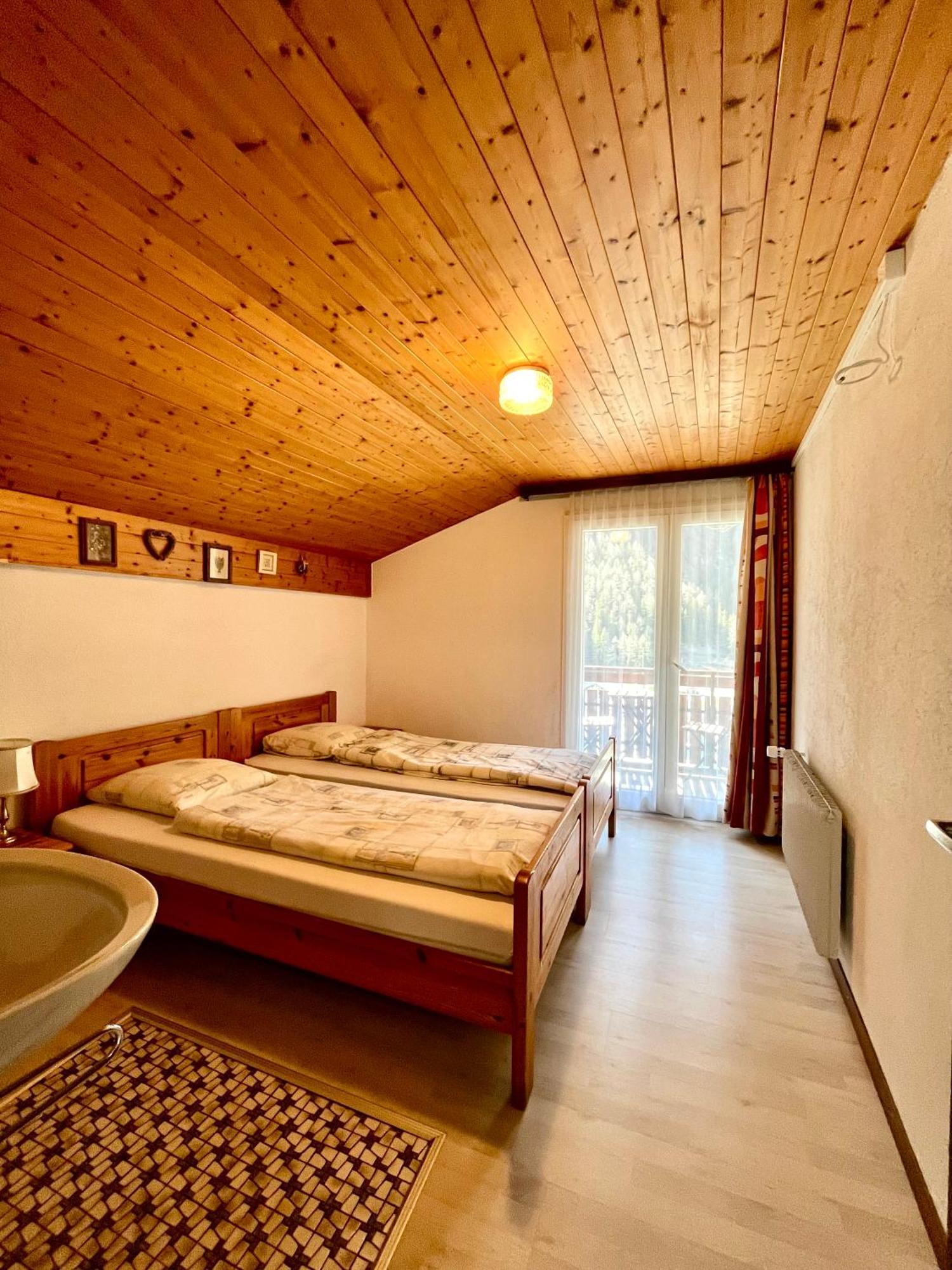 Holiday House Laerchenheim Saas-Balen Bagian luar foto